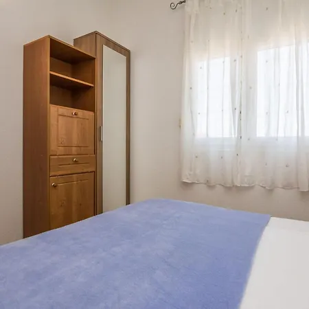 Galic 4 By Interhome Vir