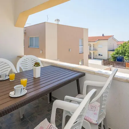 Galic 4 By Interhome Vir