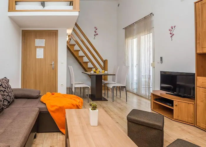 Galic 4 By Interhome * فير