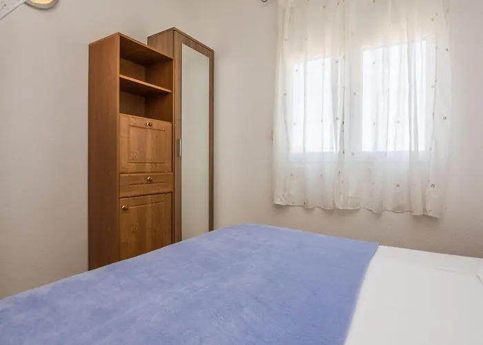 Galic 4 By Interhome فير