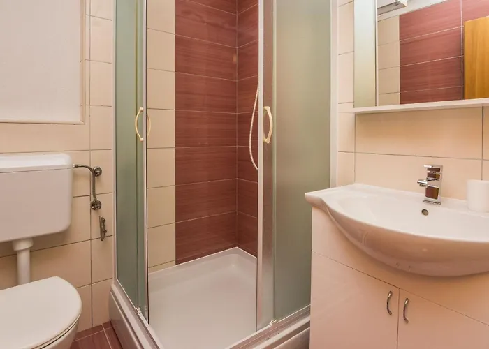 Galic 4 By Interhome * فير