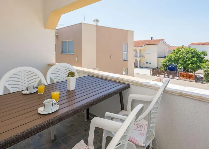 Galic 4 By Interhome فير