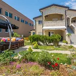Galic 4 By Interhome Апартаменты *