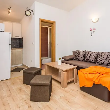 Galic 4 By Interhome