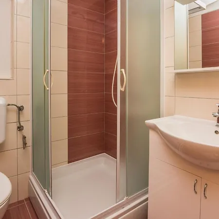 Galic 4 By Interhome * Vir